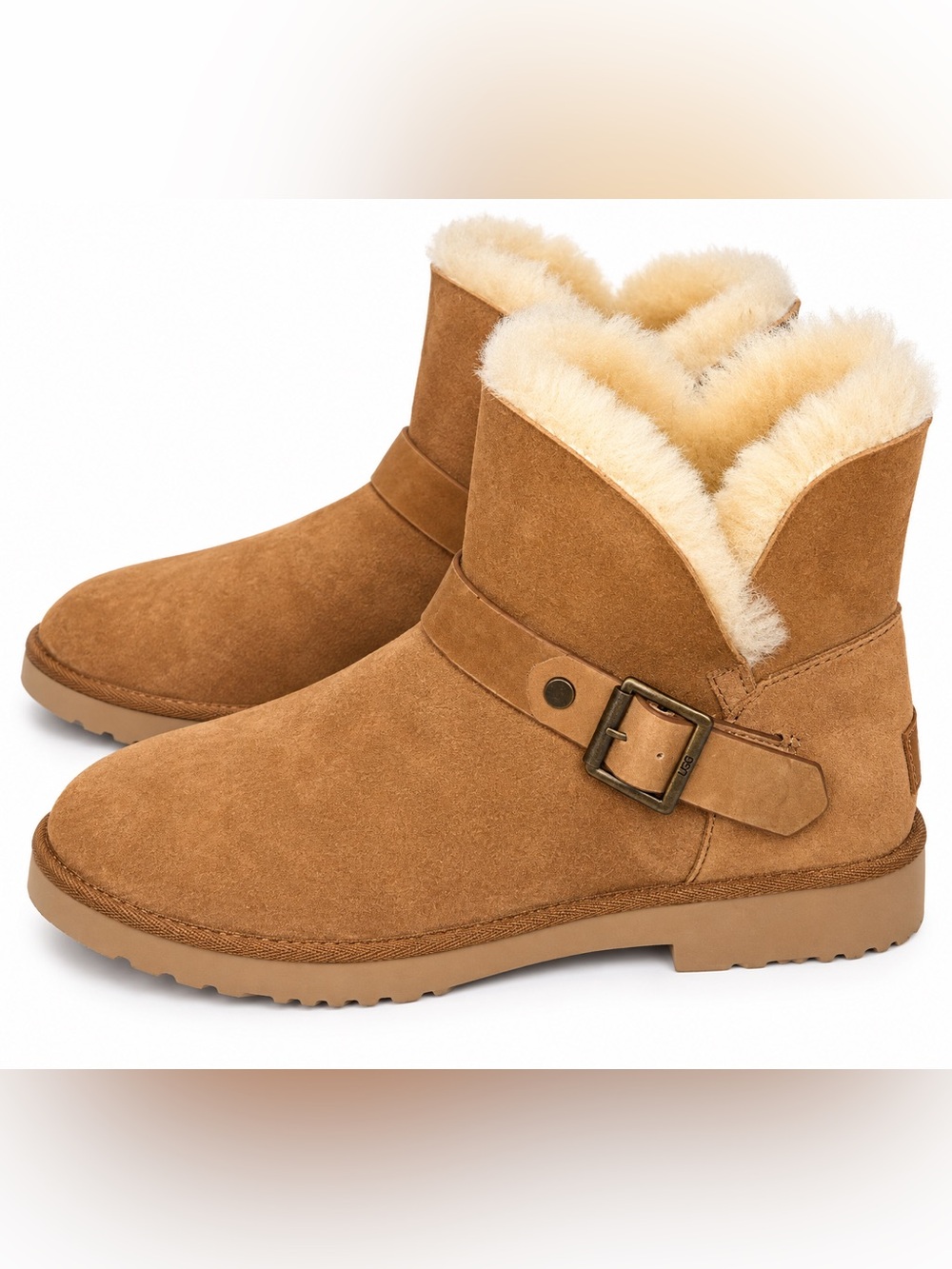 Euc Women’s Romely short Ugg boots